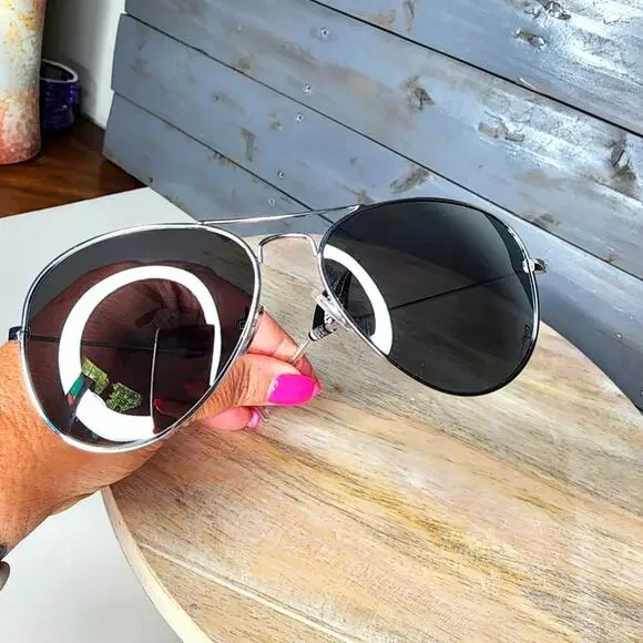 Steve Madden Gray Polarized Aviator Sunglasses New - Picture 5 of 8